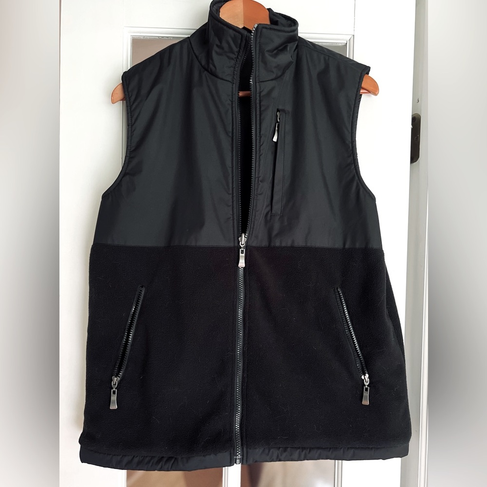 SALE! Unisex Black Vest, P2P 23” NWOT